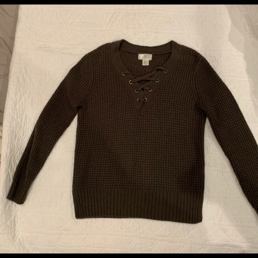 🦋Ruby Moon Sweater🦋 - Picture 2 of 5